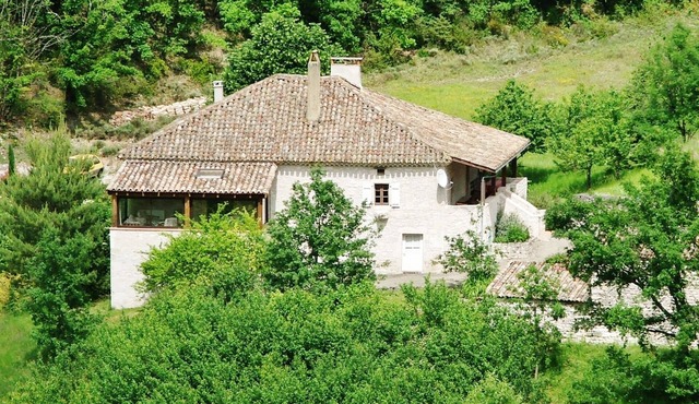 Gite Le Sabatou. Independant Private Property, Pool & 15 hectare nature reserve.