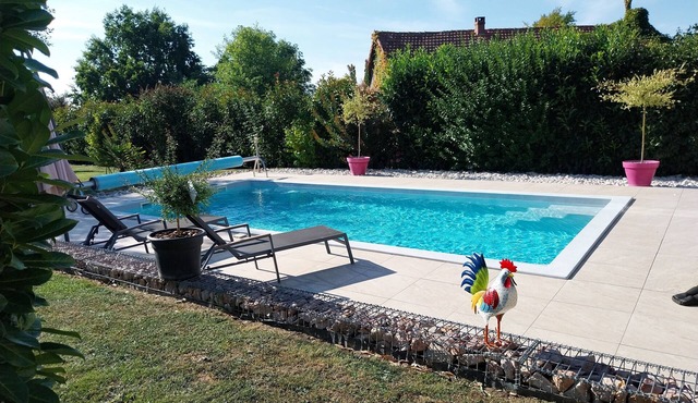 Gite le Terminus, garden and pool view