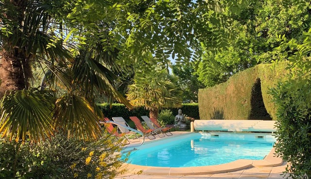 Gite Le Tournesol with all modern comforts and heated swimming pool