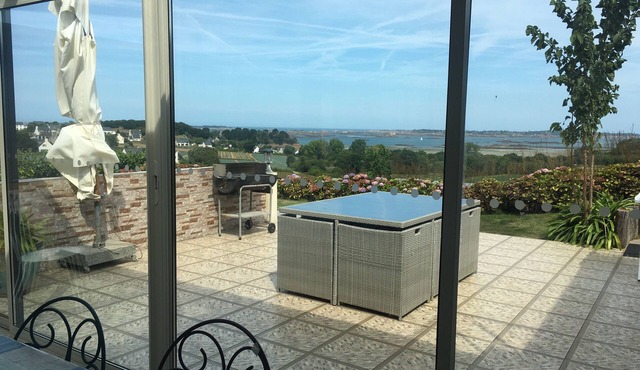 GITE LES AQUARELLES 2 VERTE - sea view heated indoor pool all year round