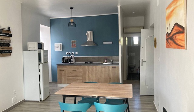 Gîte "Les Barlènes" with Shared Pool, Wi-Fi, and Air Conditioning