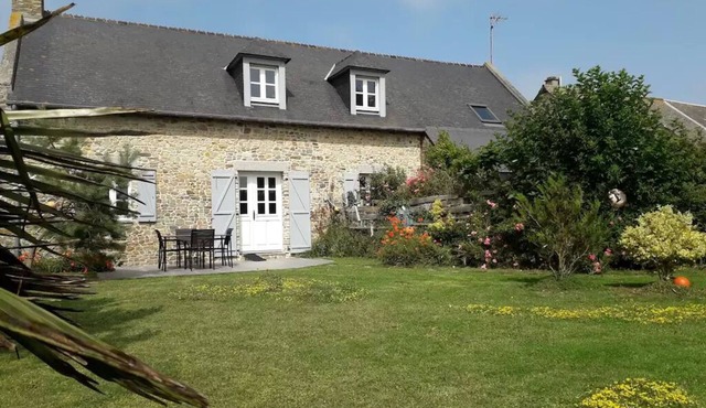 GITE LES GOELANDS House 300M from the sea, enclosed garden for animals.