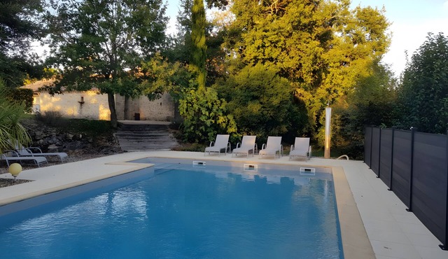 Gite les Jonquilles with Pool, Near Dordogne