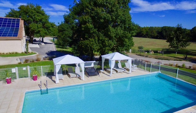 Gite Les Lavandes 4 people swimming pool on Montpellier wine estate