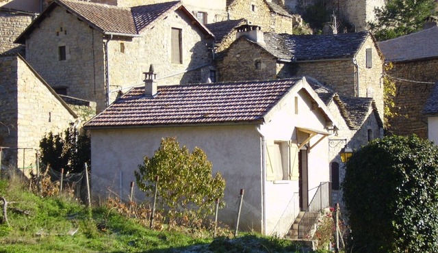 Gite "les nids d'hirondelles" Gorges du Tarn in listed village