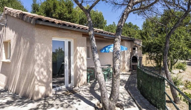 Gite Les Pins - Holiday Cottage in Village Setting