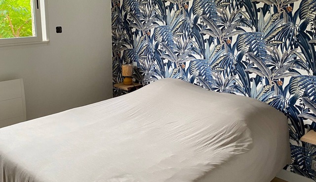 Gîte Les Pivoines with Private Terrace, Wi-Fi, and Air Conditioning