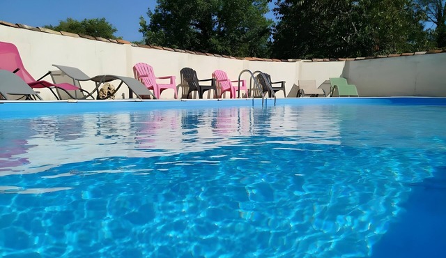 Gîte Les Racines de Lili with Private Pool, Terrace, and Wi-Fi in Cieurac