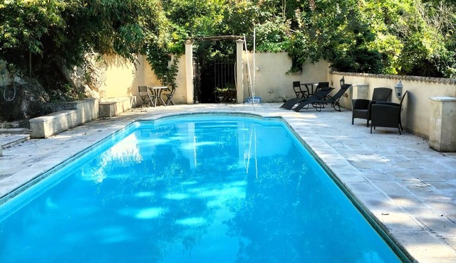 Gite les Roches in Eymet, Dordogne, with swimming pool, sleeps 15.