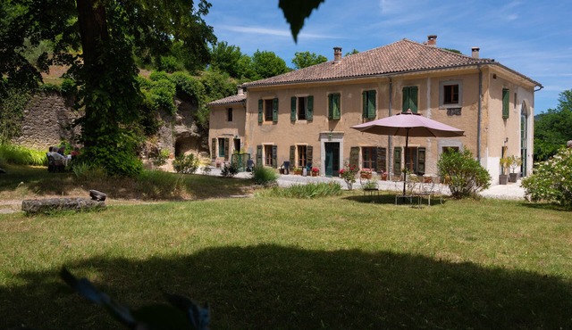 Gîte Les Tilleuls, in the southern Cévennes, nature, serenity and llama discovery