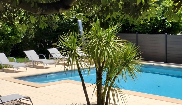 Gite les Tournesols – with Pool, Near Dordogne