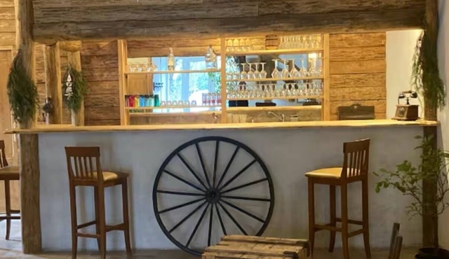 Gîte Les Vieilles Pierres at the gateway to the forest for families or friends