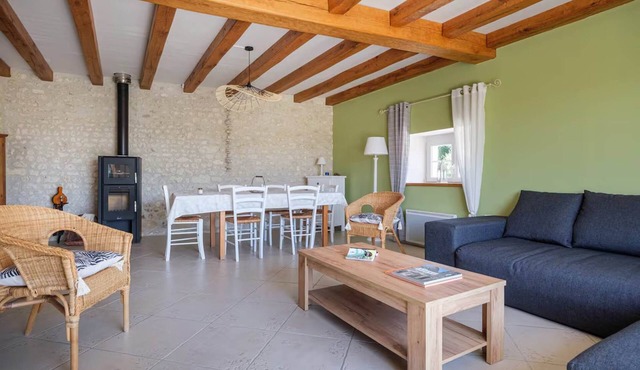 Gite Les Vignes in Bellevigne, country house for 6 people