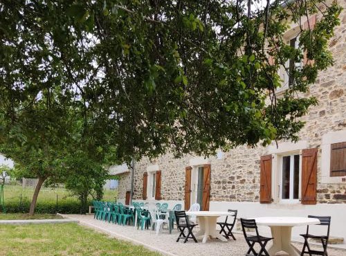 Gite lilas du Mas de la Châtaigneraie dans le Gard près de Vallon Pont d Arc