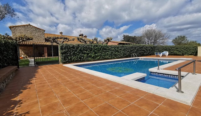 Gite Llagostera, 5 bedrooms, 11 persons