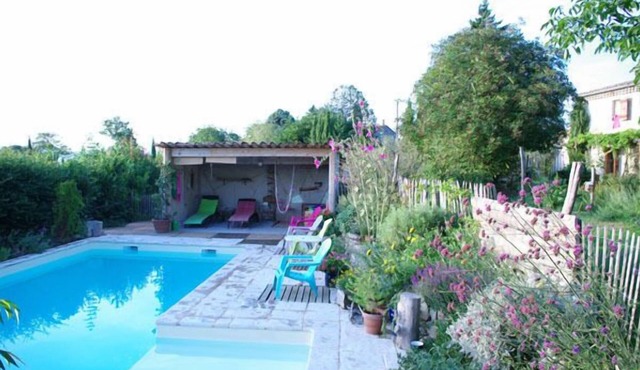Gîte Lou Cliou : old house in the countryside with private courtyard