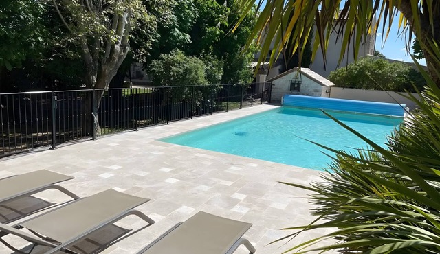 Gîte “L’Oustalet” with Private Terrace, Wi-Fi, and Air Conditioning