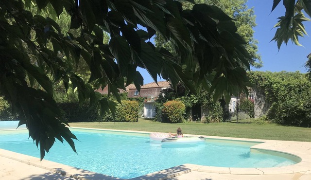 Gite luxury apartment - swimming pool, air conditioning, 2 bedrooms, 2 bathrooms, close to amenities