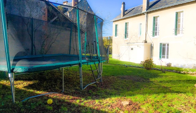 Gite Médicis Blois Huge Trampoline Loire Valley Chateaux,Golf,Bike,Fine Dine