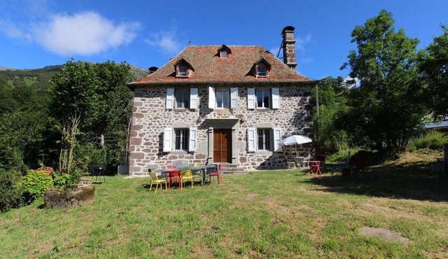 Gite Mandailles-Saint-Julien, 5 bedrooms, 12 persons