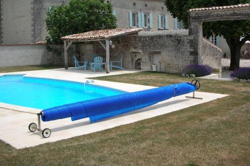 Gite maison charentaise - piscine privée