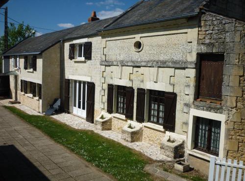 Gite Maison de campagne 86120-22 couchages