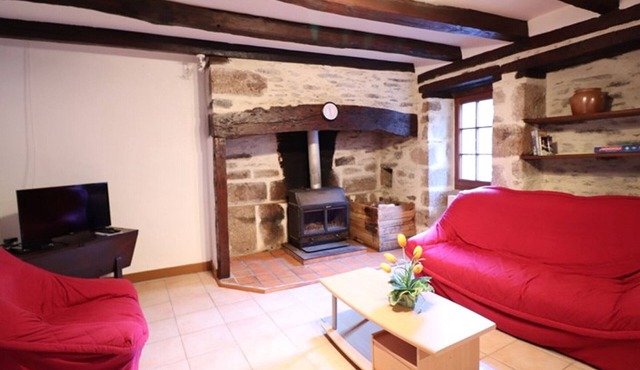 Gite Marcolès, 2 bedrooms, 4 persons