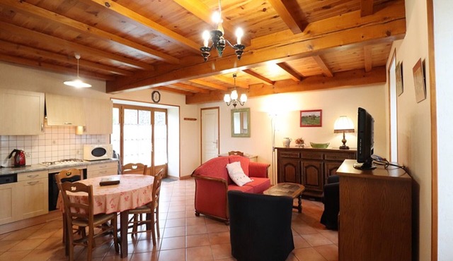 Gite Massiac, 2 bedrooms, 5 persons