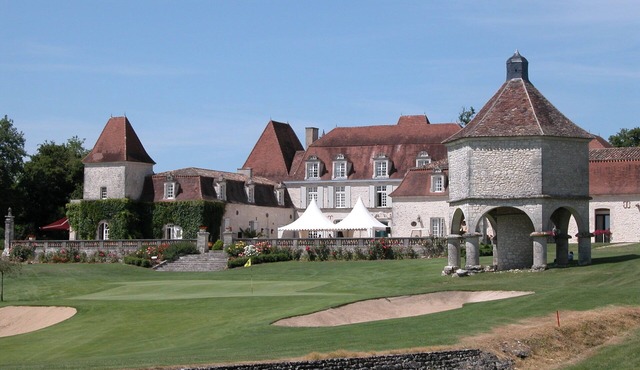 Gîte (max 4 people) with pool amongst the vineyards in the Entre deux Mers area