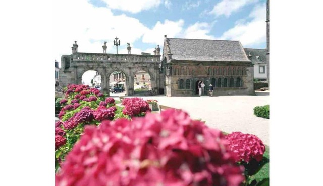 Gîte Milin, nestled in a wooded park
