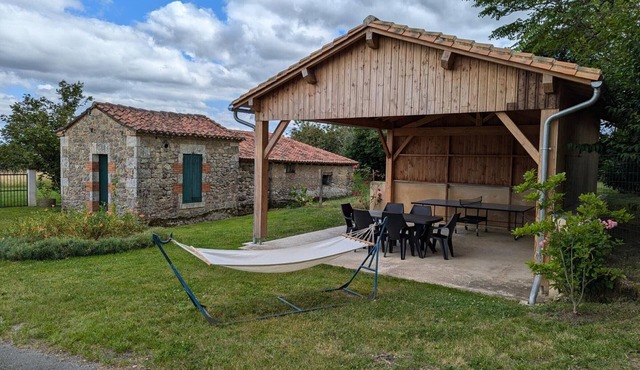 Gite Montmoreau, 2 bedrooms, 5 persons