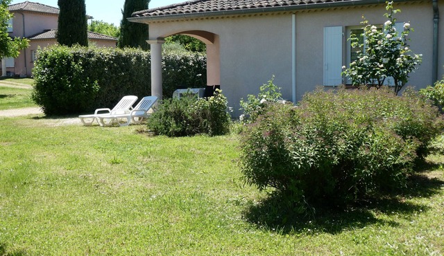 GITE MURIER WITH POOL AND RIVER