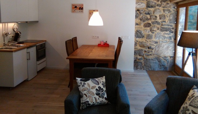 Gite MUROL - Atelier de Charpentier - castle view - nice garden