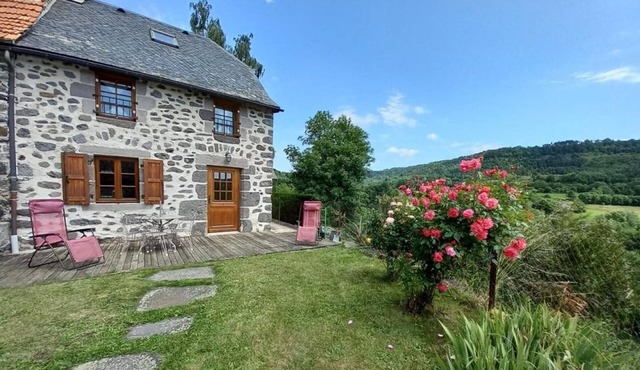 Gite Neussargues en Pinatelle, 2 bedrooms, 4 persons