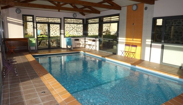 Gite Neussargues en Pinatelle, 5 bedrooms, 10 persons