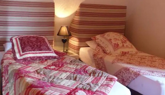 Gite Nature les Cigognes (sleeps up to 13), Pets welcome