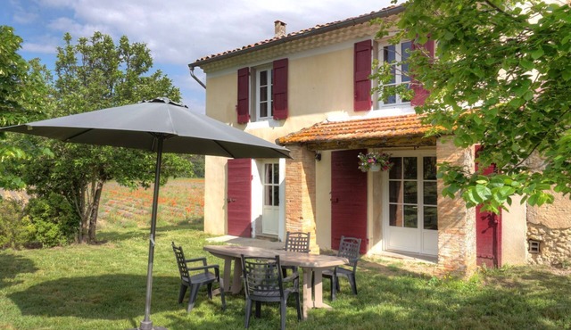 Gite on 35ha property in the luberon, 25km from Aix en Provence