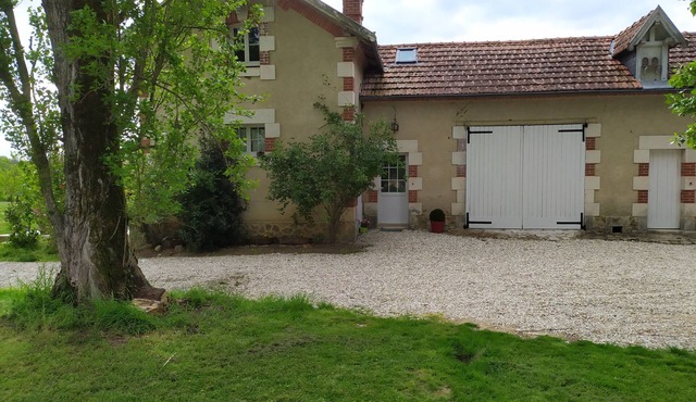 GITE on a 2-hectare estate with tennis court and private pool