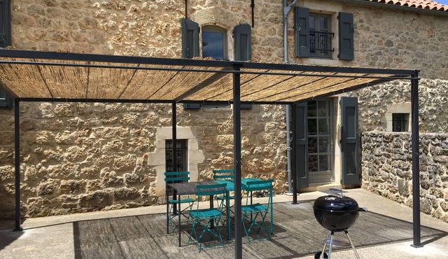 Gîte on the Causse Noir. Nature, hiking, wifi. Large enclosed garden, pets allowed