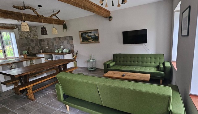 Gite on the Canal du Midi, 10 minutes from Carcassonne