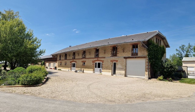 Gîte + Party room + Bedroom with private shower & toilet