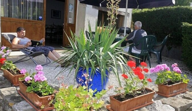 Gîte per night from 1 TO 6 PERS 72 to &86 M² WITH MONDON TERRACE & SWIMMING POOL