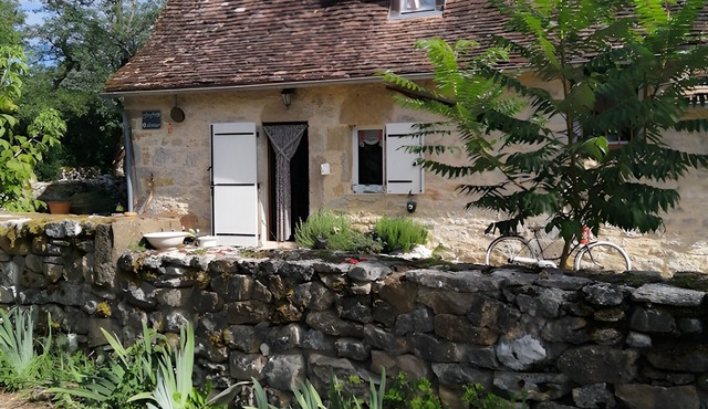 Gîte Petit Gouffre d'Amour with Private Garden, Wi-Fi, and Air Conditioning