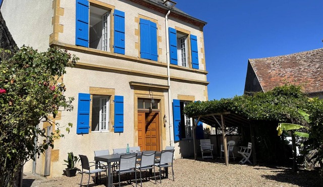 Gite Pierrefitte-sur-Loire, 5 bedrooms, 12 persons