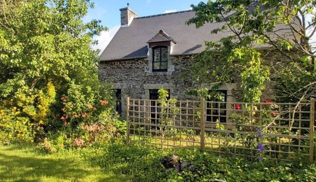 Gite Proche Plages: St Cast Frehel Refait Neuf Dans Hameau .jard+ Terrasse Calme