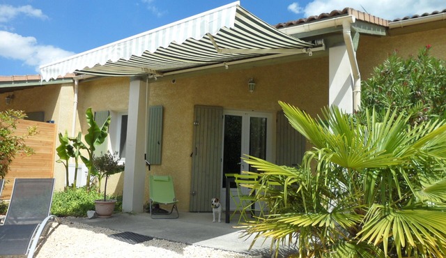 Gîte ROMARIN near Vallon Pont d'Arc with shared pool