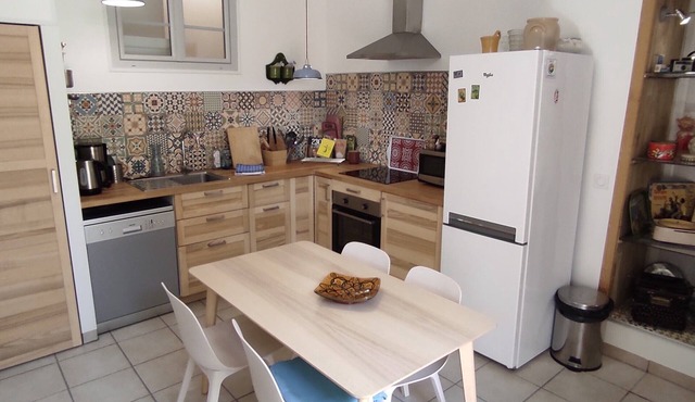 Gîte 'Romarin' with Mountain View, Wi-Fi and Air Conditioning