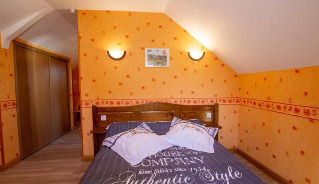 Gite, rooms, chalets on an estate of 2 hectares with heated swimming pool