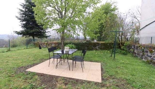 Gite Saint-Étienne-de-Chomeil, 2 bedrooms, 4 persons