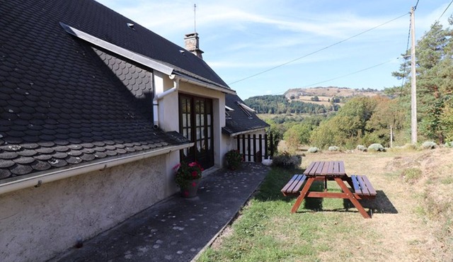 Gite Saint-Étienne-de-Chomeil, 4 bedrooms, 6 persons